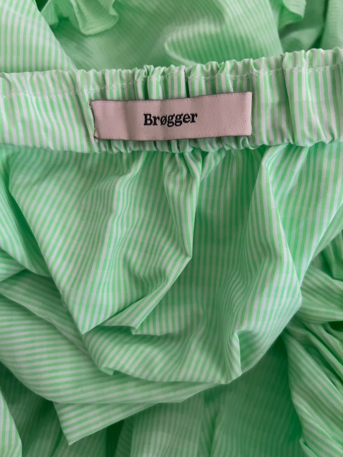 BROGGER Women's Olive Top