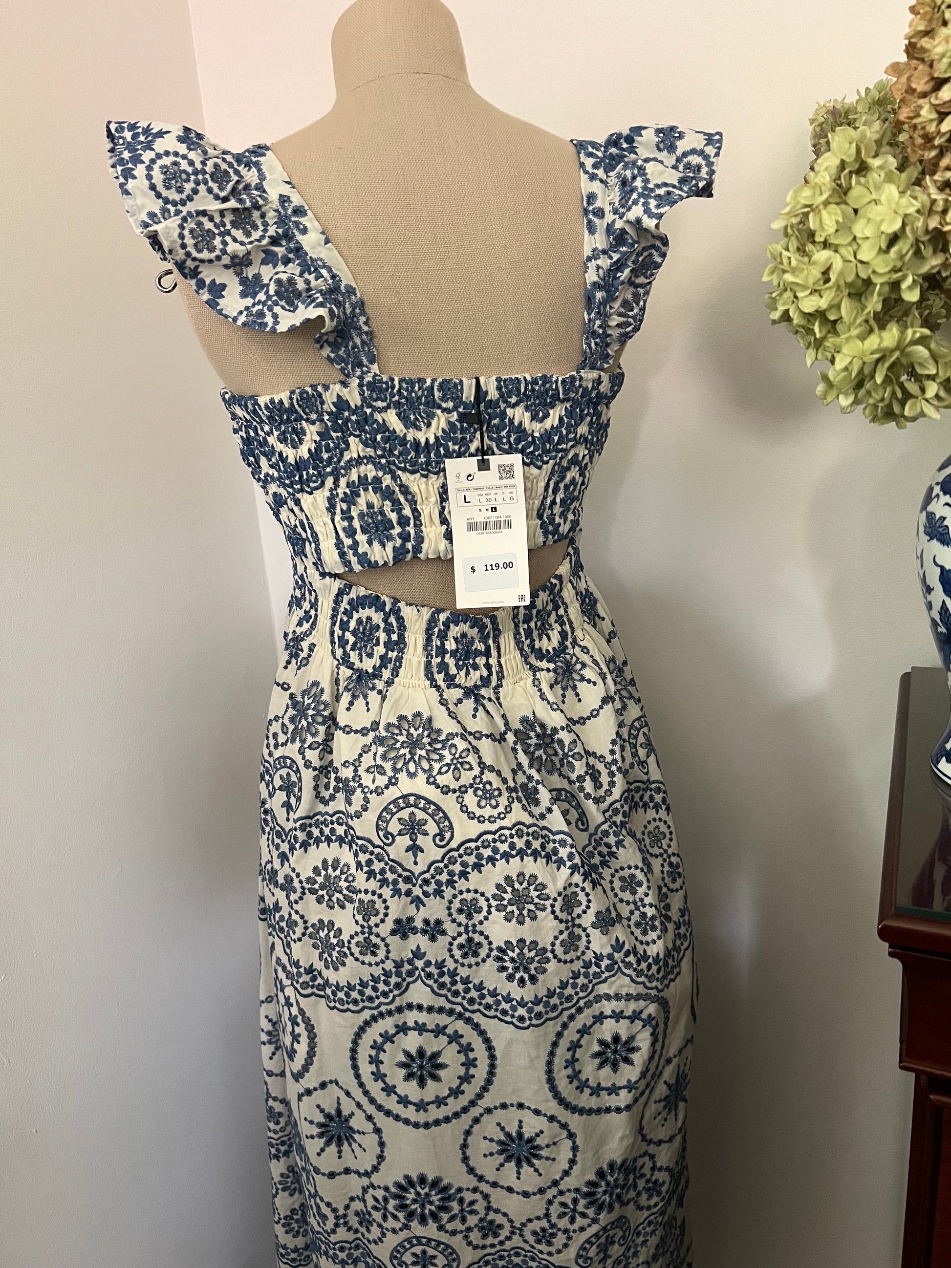 Zara Embroidered Women's Dress – The Curio Collected Zara Embroidered Women's Dress – The Curio Collected